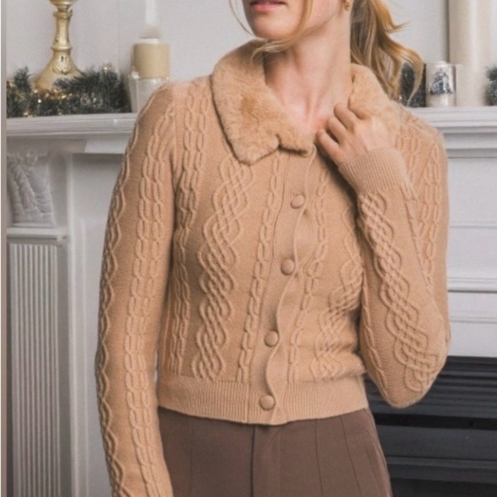 NWT Cable Knit Tan Sweater with Faux Fur Collar